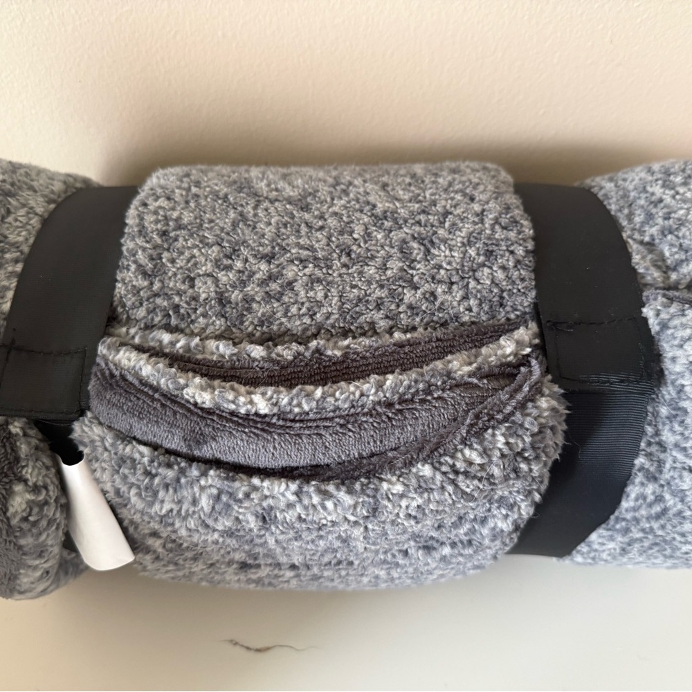 Cozy Gray Sherpa Blanket with Zipper Pocket